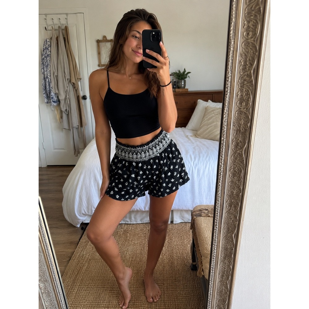 Kingston Grey Boho Smocked Flowy Floral Hippie‎ Shorts Black White Size XS